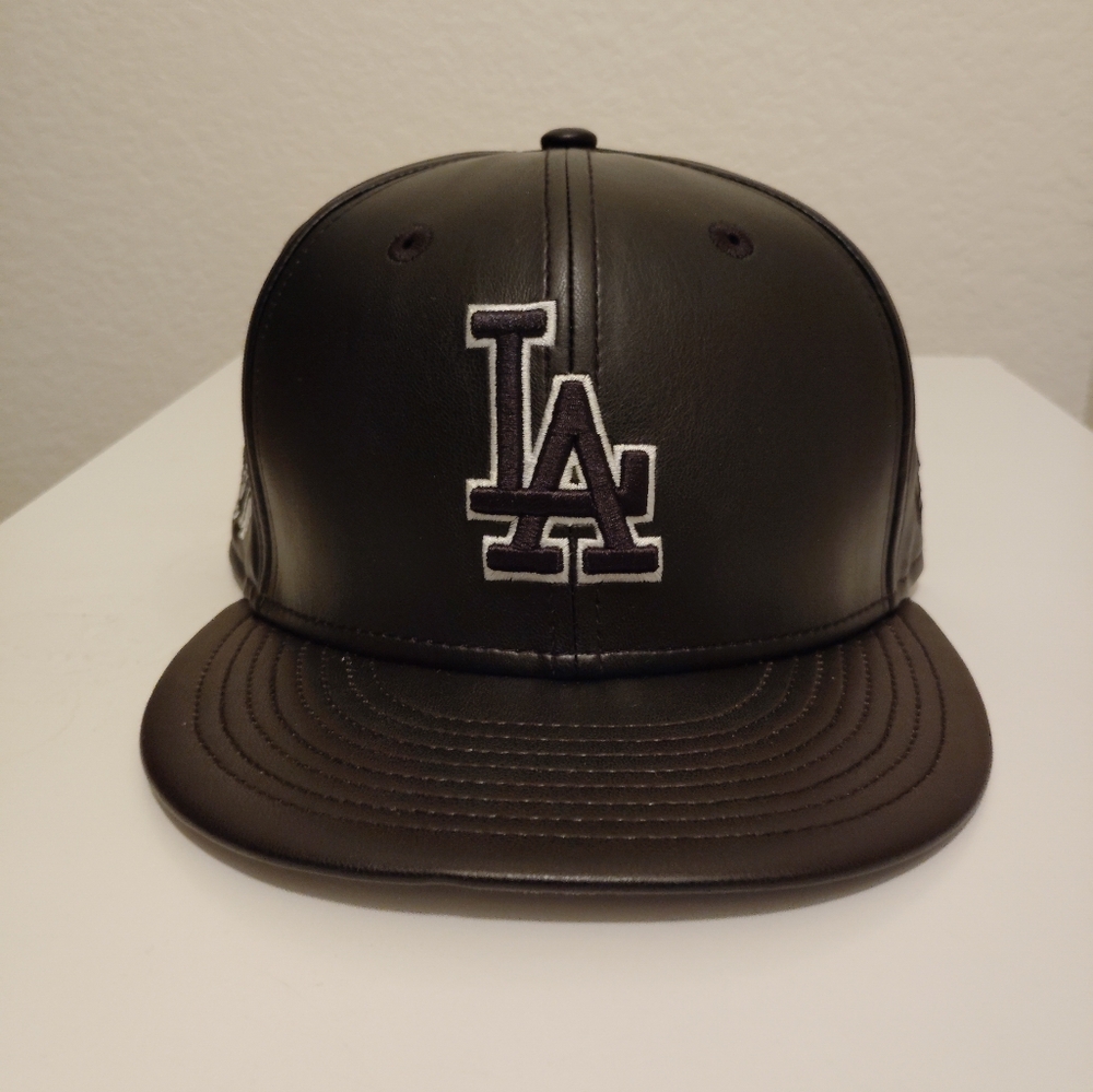 OFFICIAL MLB LEATHER LOS ANGELES DODGERS SNAPBACK HAT (BRAND NEW)